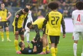 لقطة الموسم في ألمانيا.. الحكم يسقط ونميشا يحصل على بطاقة خاصة