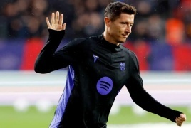 ليفاندوفسكي يعلن رسميا رحيله عن برشلونة