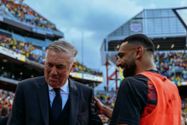 فيديو بين محمد صلاح وكارلو أنشيلوتي في مباراة مصر والبرازيل الودية يكتسح الإنترنت