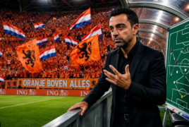 بعد رحيله عن برشلونة.. تشافي يعود إلى التدريب من بوابة منتخب هولندا