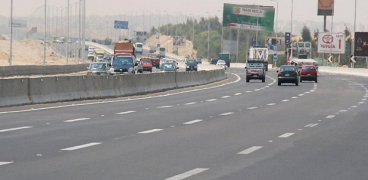 القاهرة.. هبوط أرضي مفاجئ يهدد السير على الطريق الدائري الأوسطي