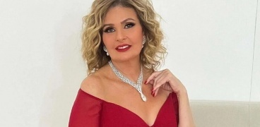 يسرا تعلق على إشاعة مرضها
