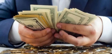ملياردير بلا نقود.. خطأ بنكي يضع أذربيجانيا بين أغنى أغنياء العالم!