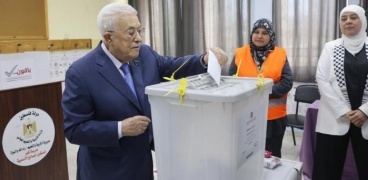 الرئيس عباس يجري تعديلا جديدا على قانون الانتخابات يعيد عدد أعضاء المجلس التشريعي إلى 132