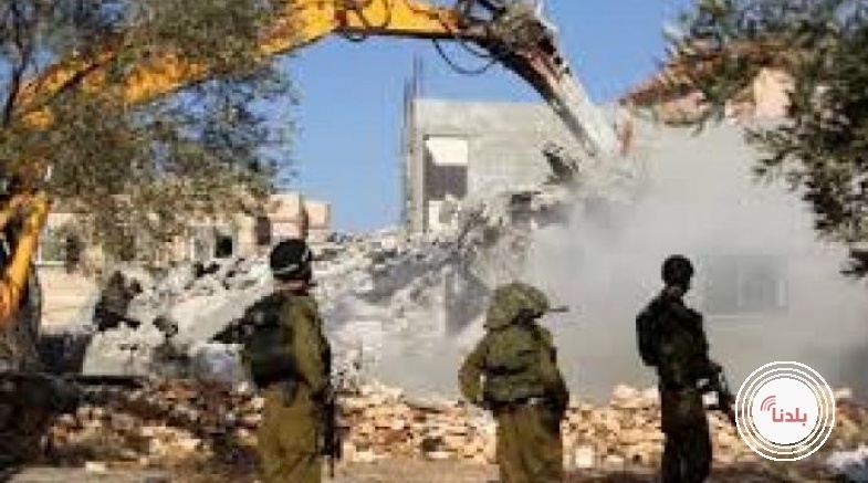 الاحتلال يشرع بعمليات هدم في بلدة الرام شمال القدس