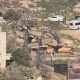 قوات الاحتلال تهدم عمارة سكنية في مدينة الخليل