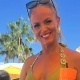 عشقت قاتلا وحاولت تهريب صور فاضحة له.. فضيحة غرامية تهز سجون بريطانيا بطلتها حارسة متزوجة!