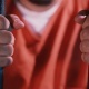 فيديو مسرب يوثق الاعتداء على ضابط أمريكي داخل سجن في أريزونا لـ3 دقائق دون تدخل