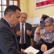 مسؤول مصري في مرمى الانتقادات ويثير موجة غضب.. ماذا جرى أمام الكاميرات؟