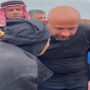 فيديو لوزير سوري يقبل يد سيدة مسنة يثير تفاعلا على مواقع التواصل