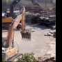 الاحتلال يهدم منشأة تجارية في جبل المكبر بالقدس