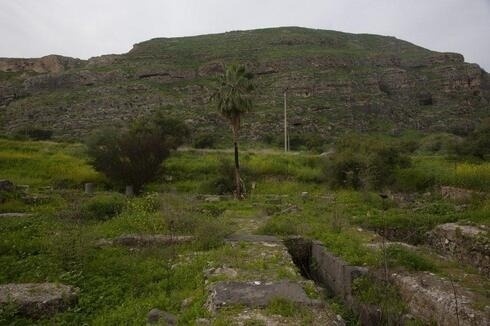 العثور على مسجد بُني بعد وفاة النبي بـ 18 عاما في طبريا (صور)