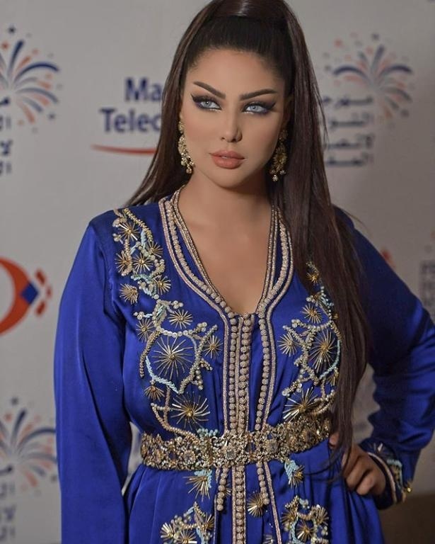 تسريحة ذيل الحصان لإطلالة أكثر جاذبية بالقفطان المغربي