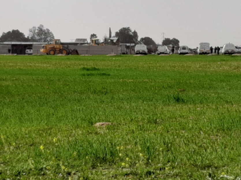 هدم في أم بطين، اليوم (تصوير راديو صوت النقب)