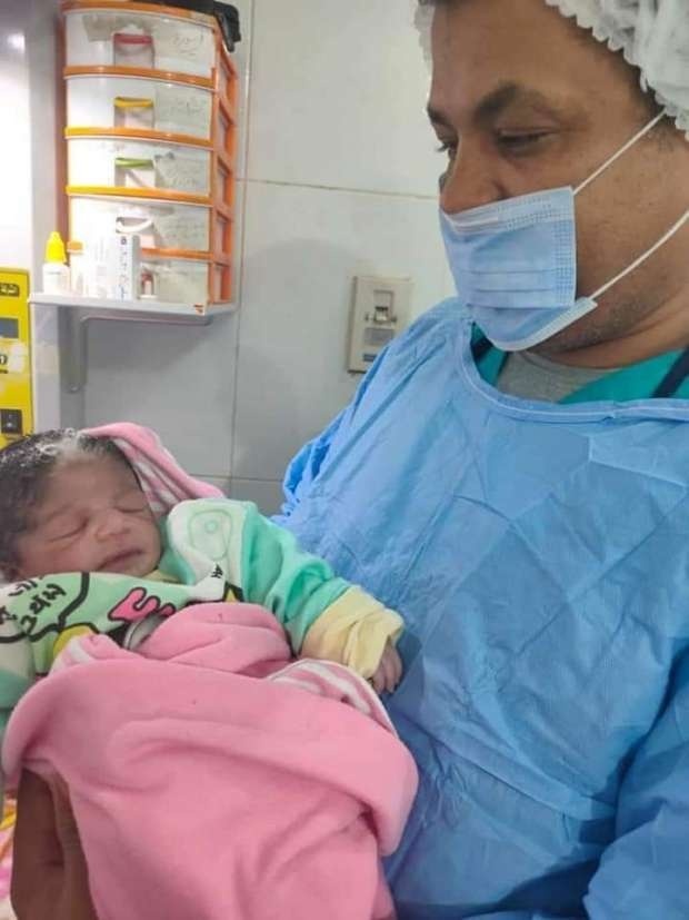 مصر.. ولادة طفلة بخصلة شعر أبيض والأطباء يشيرون إلى أهم سبب