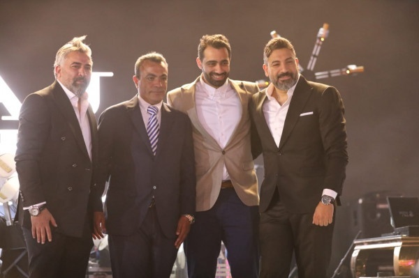 صور.. تامر حسني وروبي يشعلان حفلاً ضخماً بمناسبة مرور عام على إطلاق "تاج مصر"