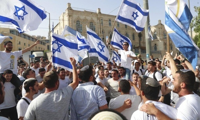  نشطاء ينظمون وقفة أمام البرلمان الألماني احتجاجًا على قتل الأطفال الفلسطينيين في العدوان الاسرائيلي الاخير على قطاع غزة