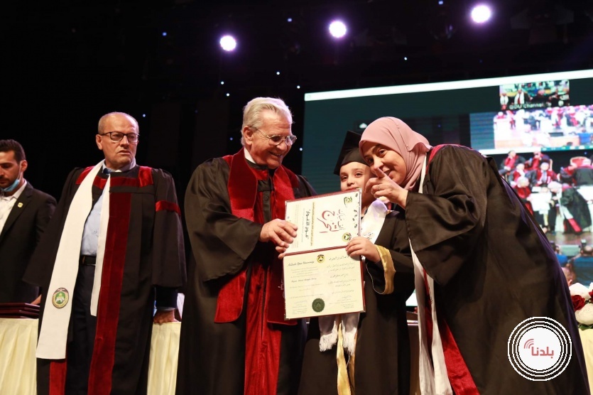 جامعة القدس المفتوحة تختتم احتفالات تخريج الفوجين الـ 23 و24 بتخريج (422) أسيراً