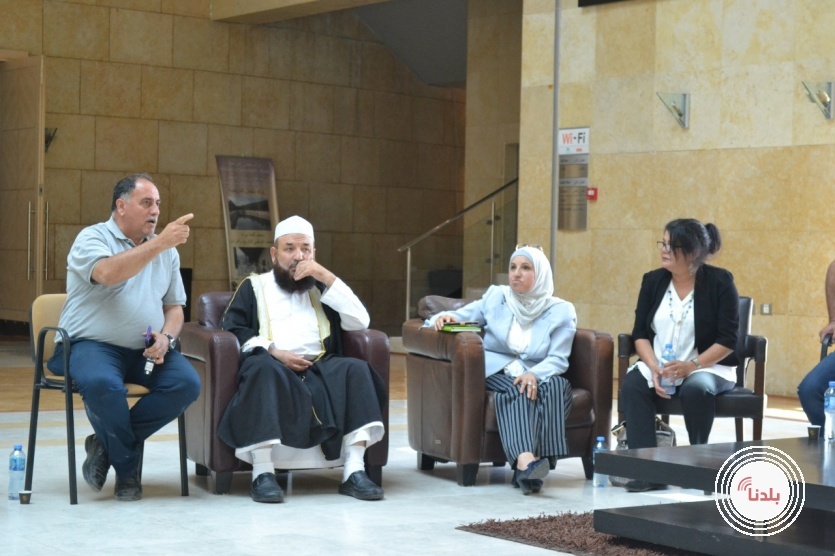 اعضاء المجلس الاستشاري والتنفذي في زيارة لقصر المؤتمرات