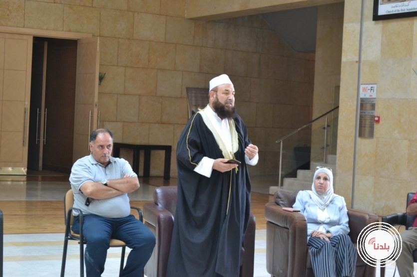 اعضاء المجلس الاستشاري والتنفذي في زيارة لقصر المؤتمرات