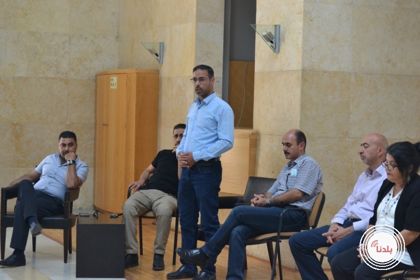 اعضاء المجلس الاستشاري والتنفذي في زيارة لقصر المؤتمرات