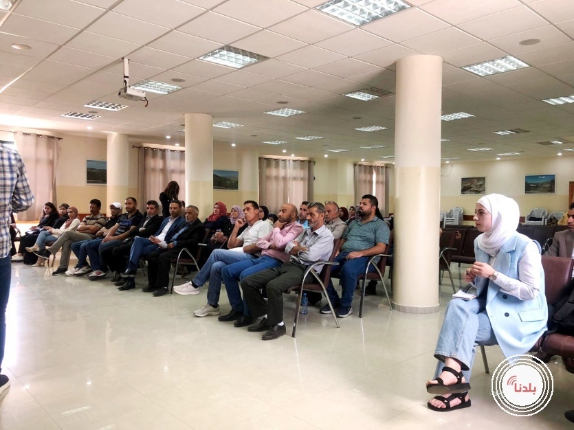الفريق الأهلي الشبابي للمساءلة المجتمعية ينظم جلسة مساءلة جنوب شرق نابلس