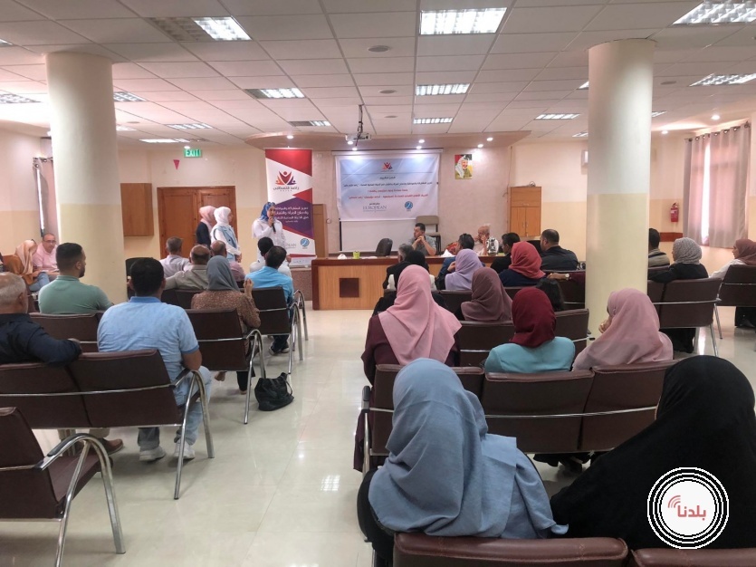 الفريق الأهلي الشبابي للمساءلة المجتمعية ينظم جلسة مساءلة جنوب شرق نابلس