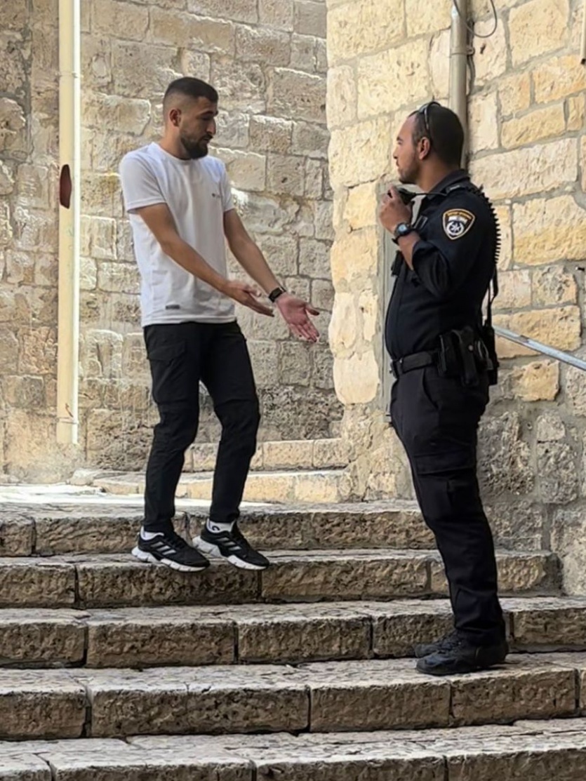 اعتقال الصحفي أحمد أبو صبيح