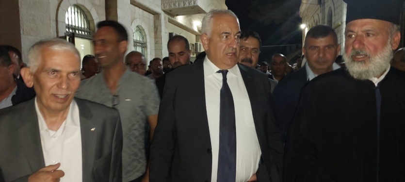 وزير الداخلية ووجهاء محافظة بيت لحم يزورون بيت ساحور 
