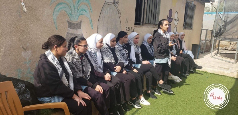 مدرسة بنات بيت ساحور توزع الهدايا تخليدا لذكرى الراحل ابو عمار 