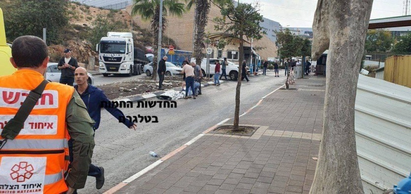 استشهاد المنفذ - 3 قتلى و اصابات في عملية طعن بمستوطنة اريئيل