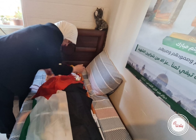 بالدموع والألم ...تشييع جثمان الشهيد هيثم مبارك في رام الله 