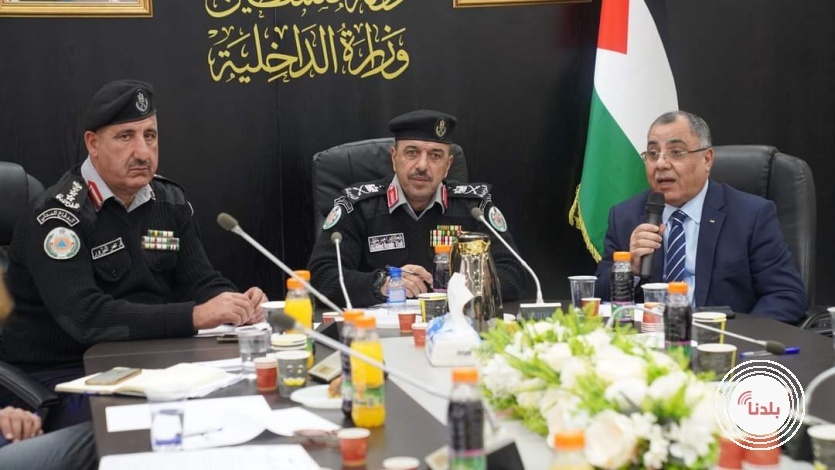 وزير الداخلية يترأس اجتماع المجلس الأعلى للدفاع المدني