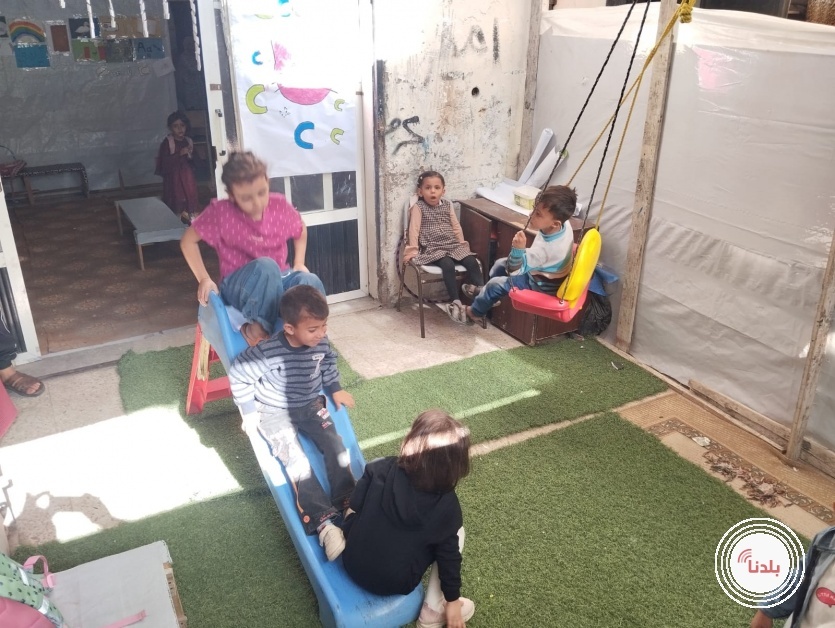 حين تنبتُ الأحلام من خيمة رغدة عواد .