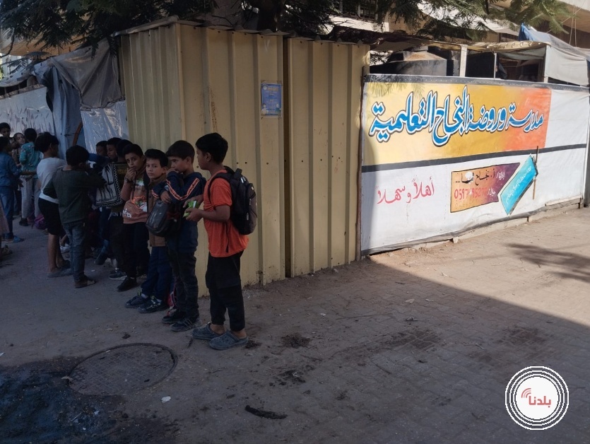 حين تنبتُ الأحلام من خيمة رغدة عواد .