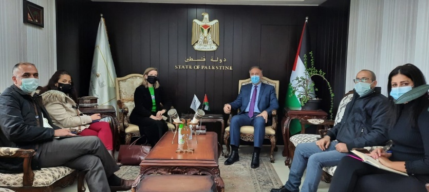 الوزير عساف يستقبل ممثلة كندا