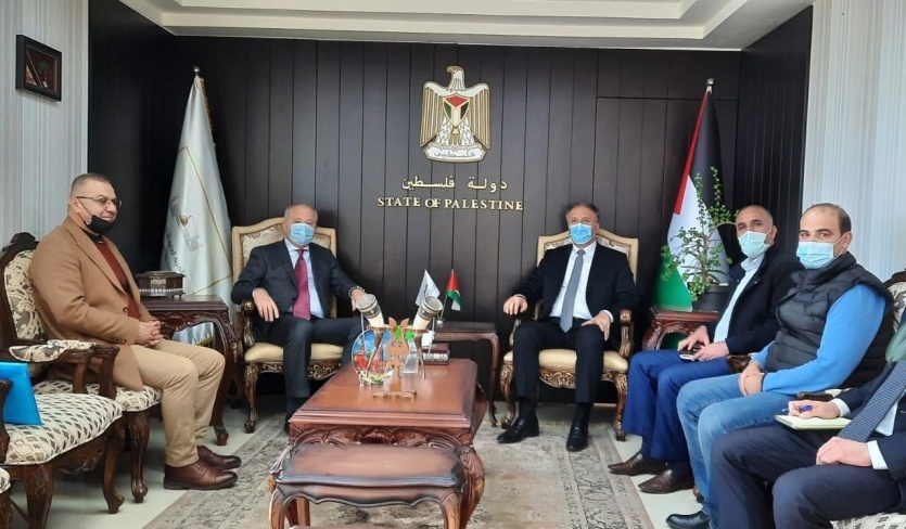 الوزير عساف يستقبل السفير الروسي لدى فلسطين