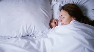 هل تحتاج النساء ساعات نوم أكثر؟