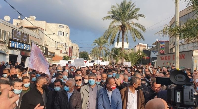 مظاهرة قطرية ضد الجريمة وتقاعس الشرطة بحضور واسع