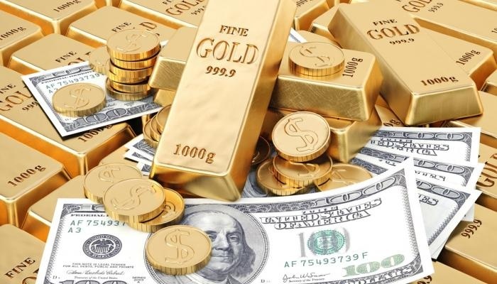 الذهب يرتفع بفعل هبوط الدولار