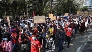 بورما- تظاهرات احتجاجية على الانقلاب