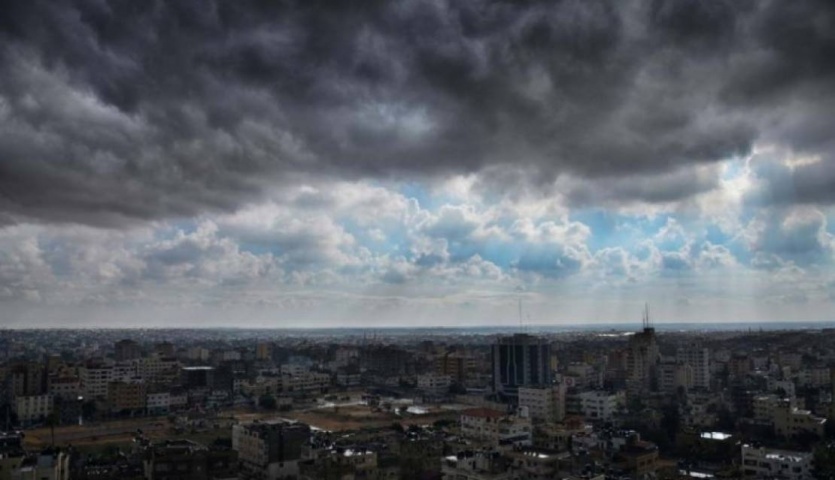الدفاع المدني يحذّر من حالة جوية عاصفة وماطرة تستمر لعدة أيام