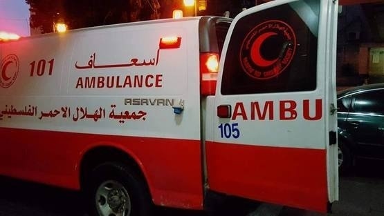 إصابة مواطن بجروح خطيرة بانهيار سور في دير البلح