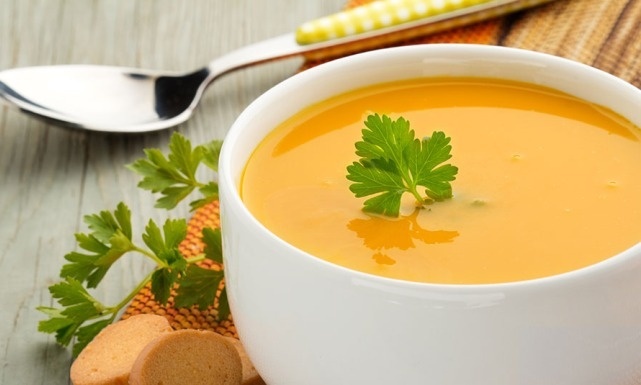 شوربة العدس الشتوية.. العلاج الأمثل لآلام المفاصل 