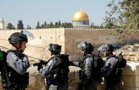 الاحتلال يقتحم "الأقصى" ويعتقل فتاة من باحاته