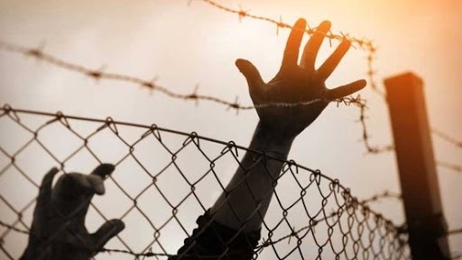 12 أسيرا يدخلون أعواما جديدة في سجون الاحتلال
