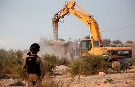 الاحتلال يخطر بهدم منزل قيد الإنشاء شرق بيت لحم 