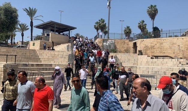 باب العامود في القدس، صباح اليوم 