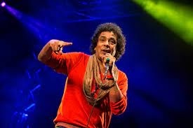 المطرب المصري محمد منير