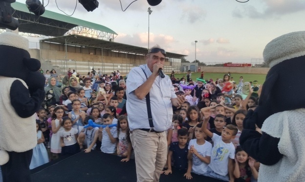 (من صفحة الفنان روني روك في "فيسبوك")